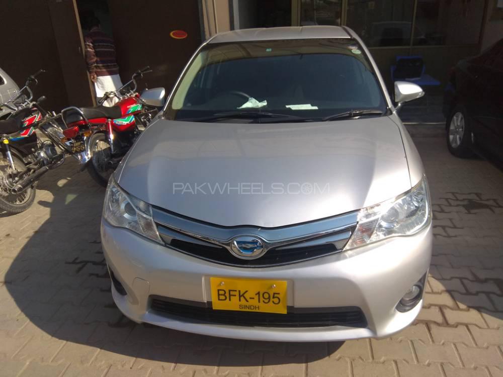 Toyota Corolla Axio 2013 for Sale in Rahim Yar Khan Image-1