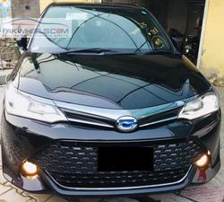 Slide_toyota-corolla-fielder-hybrid-g-w-b-2015-26909046