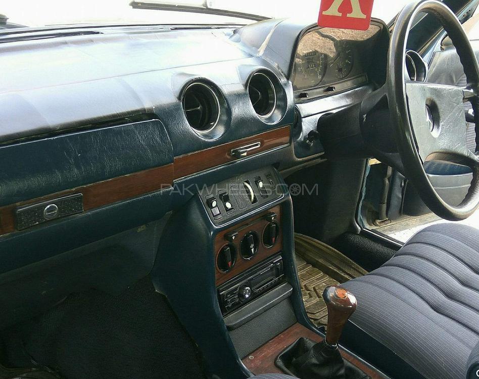 Mercedes Benz D Series 1983 for Sale in Islamabad Mercedes Benz D Series 1983 for Sale in Islamabad Image-2