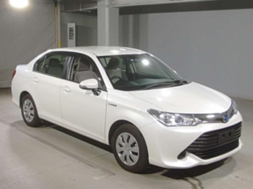 Toyota Corolla Axio 2015 for Sale in Faisalabad Image-1