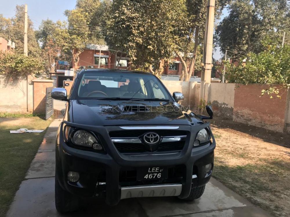 Toyota Hilux 2004 for Sale in Multan Image-1