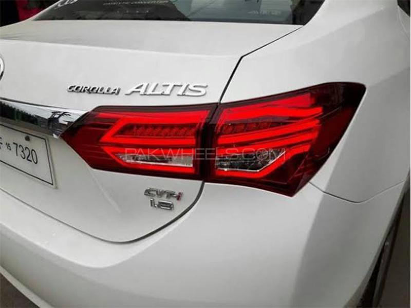 E Class Tail Light Made In China For Toyota Corolla 2014-2018 Image-1