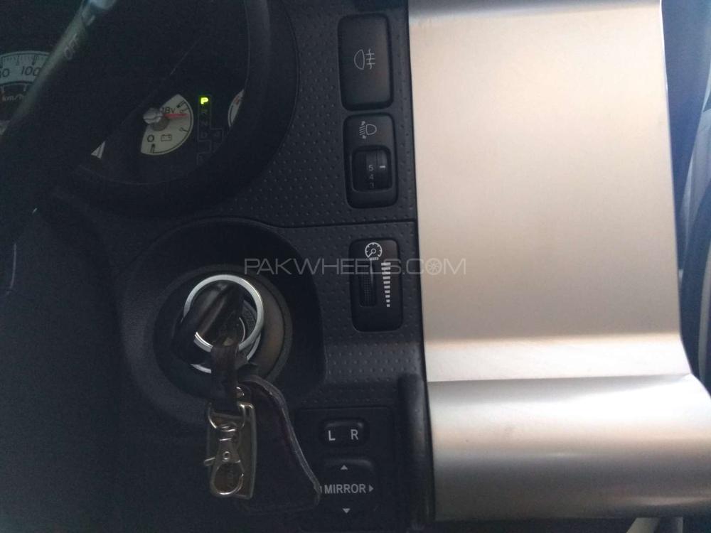 Toyota Fj Cruiser 2013 for Sale in Karachi Toyota Fj Cruiser 2013 for Sale in Karachi Image-8