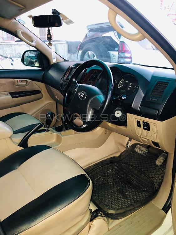 Toyota Hilux 2014 for Sale in Lahore Toyota Hilux 2014 for Sale in Lahore Image-5