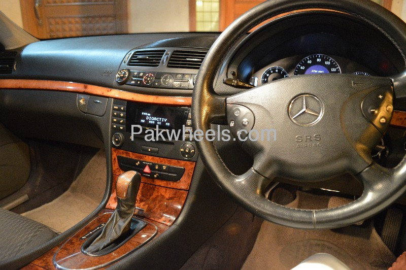 Mercedes Benz E Class 2003 for Sale in Islamabad Image-1
