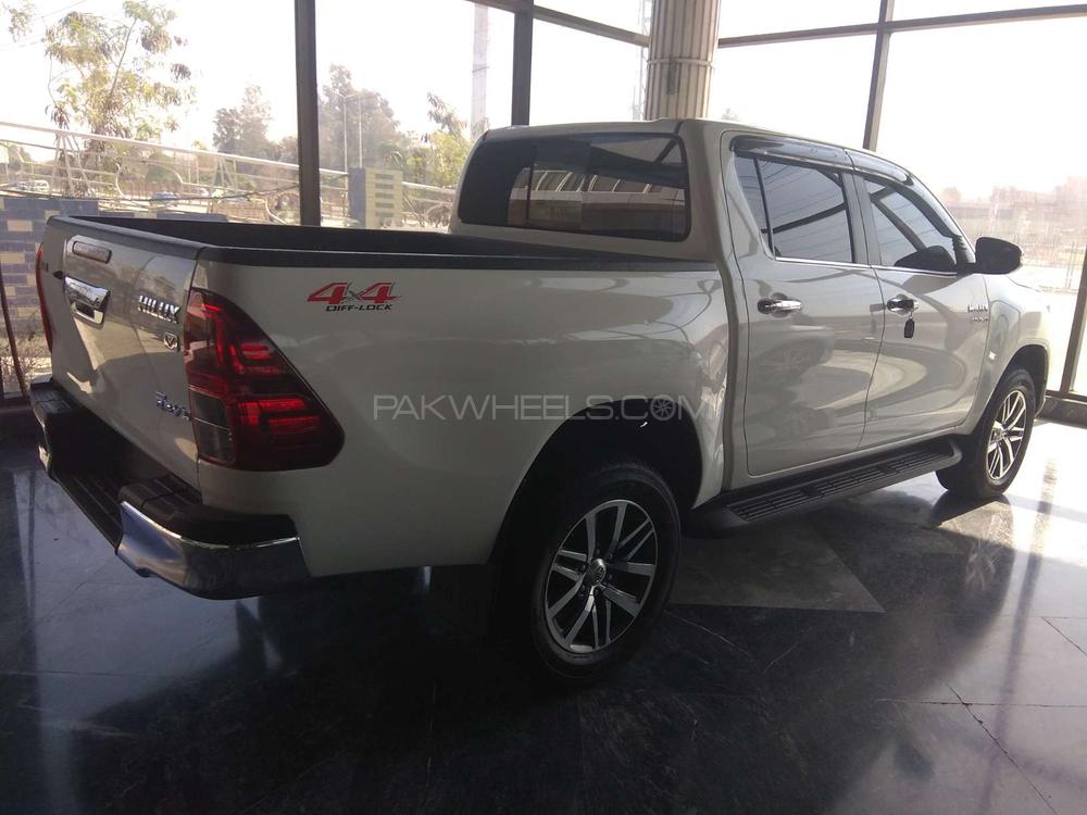 Toyota Hilux 2018 for Sale in Peshawar Toyota Hilux 2018 for Sale in Peshawar Image-6