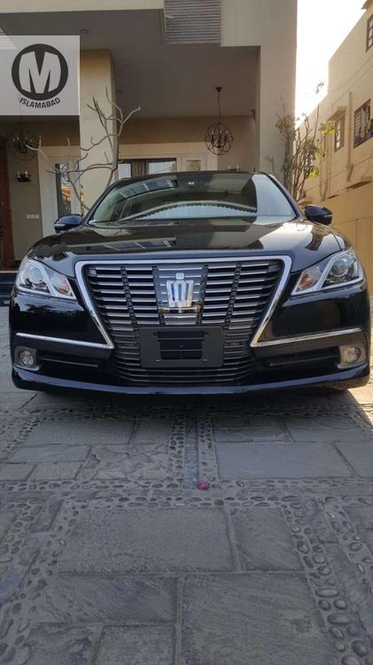 Toyota Crown 2015 for Sale in Islamabad Image-1