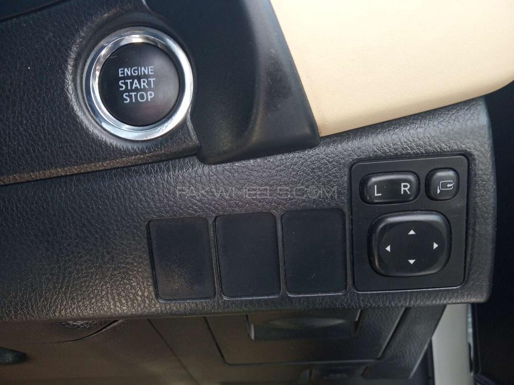 Toyota Corolla 2018 for Sale in Karachi Toyota Corolla 2018 for Sale in Karachi Image-10