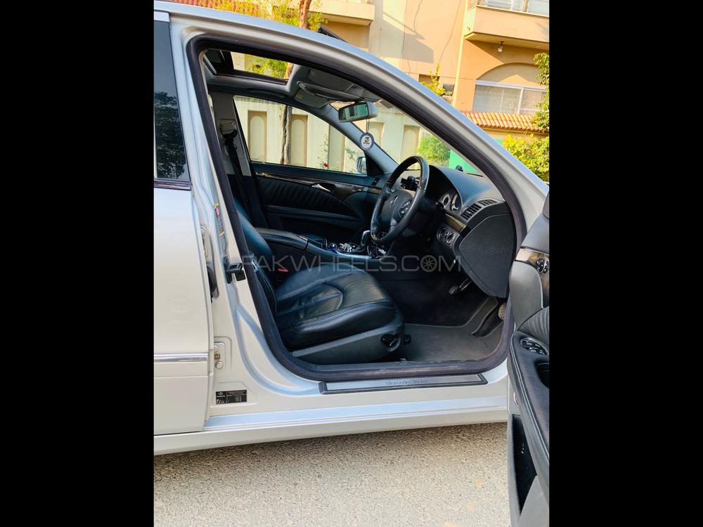 Mercedes Benz E Class 2004 for Sale in Lahore Mercedes Benz E Class 2004 for Sale in Lahore Image-10