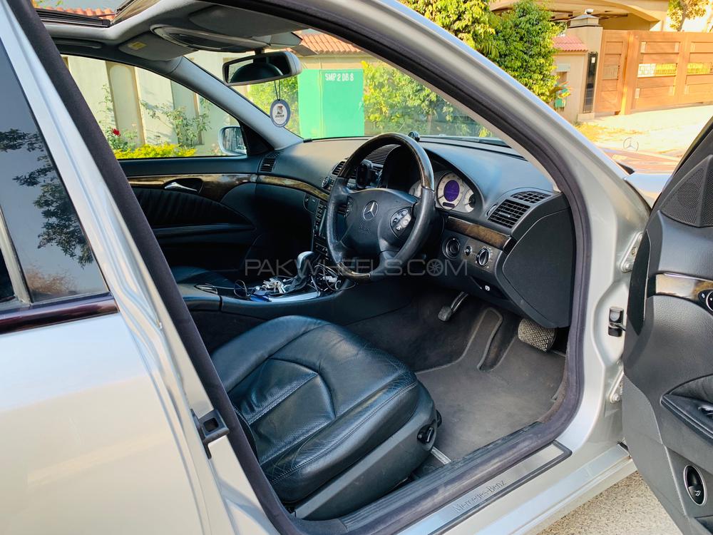 Mercedes Benz E Class 2004 for Sale in Lahore Mercedes Benz E Class 2004 for Sale in Lahore Image-11