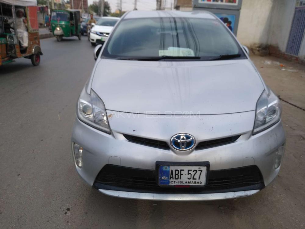 Toyota Prius 2013 for Sale in Multan Image-1