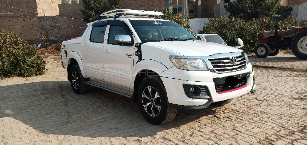Toyota Hilux 2016 for Sale in Jhang Image-1