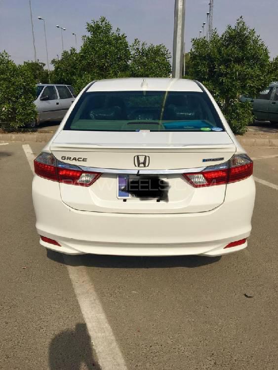 Honda Grace Hybrid 2015 for Sale in Multan Honda Grace Hybrid 2015 for Sale in Multan Image-2