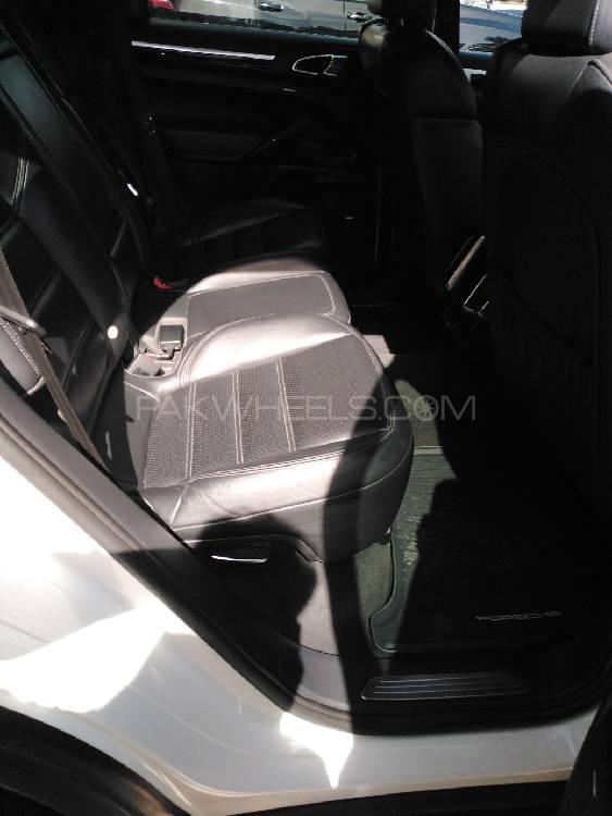 پورشے کائین 2012 for Sale in اسلام آباد پورشے کائین 2012 for Sale in اسلام آباد Image-10