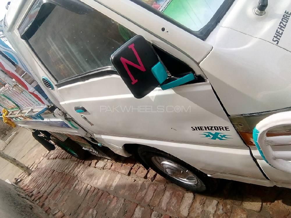 Hyundai Shehzore 2005 for Sale in Sargodha Hyundai Shehzore 2005 for Sale in Sargodha Image-2