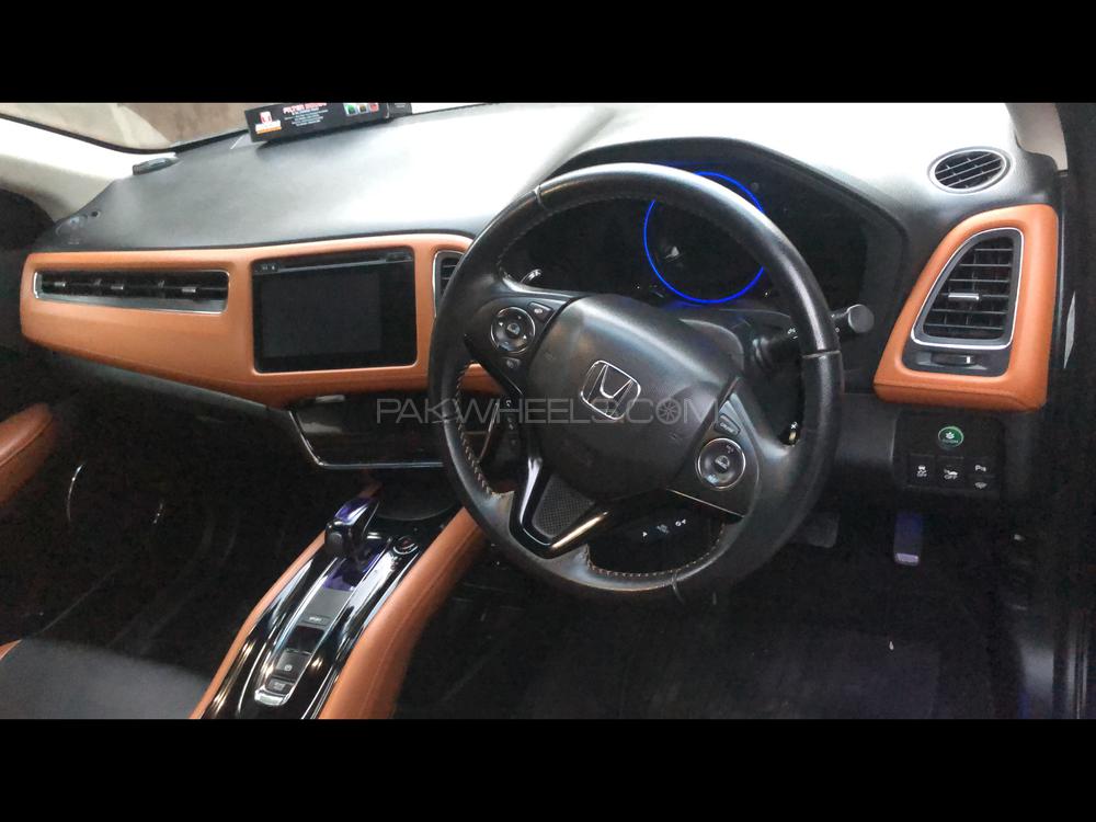 Honda Vezel 2014 for Sale in Faisalabad Image-1