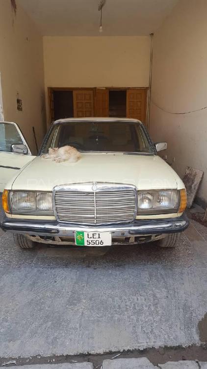 Mercedes Benz 250 D 1982 for Sale in Rawalpindi Image-1