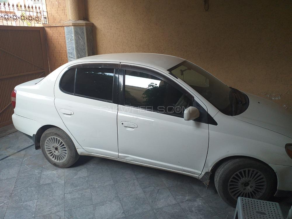 Toyota Platz 2000 for Sale in Sahiwal Image-1