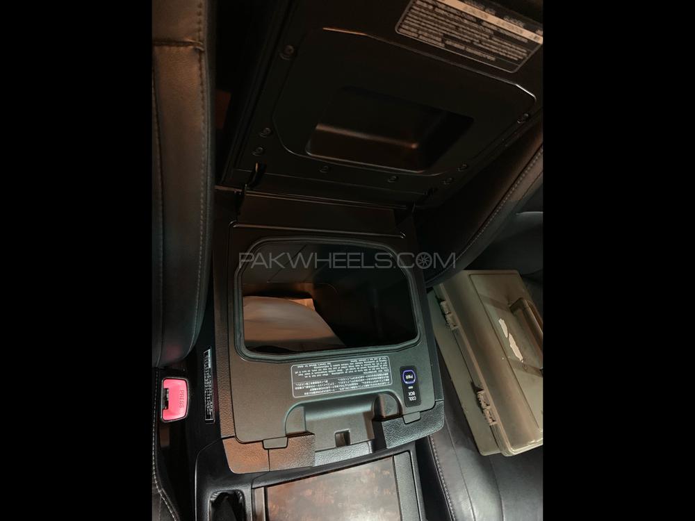 Toyota Land Cruiser 2011 for Sale in Islamabad Toyota Land Cruiser 2011 for Sale in Islamabad Image-12