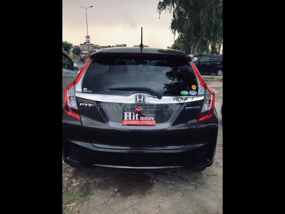 Honda Fit 2016 for Sale in Gujranwala Honda Fit 2016 for Sale in Gujranwala Image-2