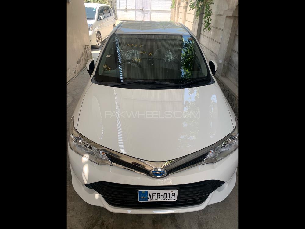 Toyota Corolla Axio 2015 for Sale in Abbottabad Image-1