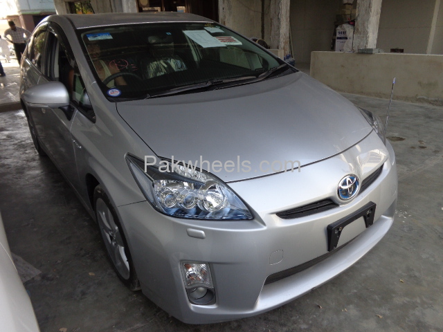 Toyota Prius 2010 for Sale in Karachi Image-1