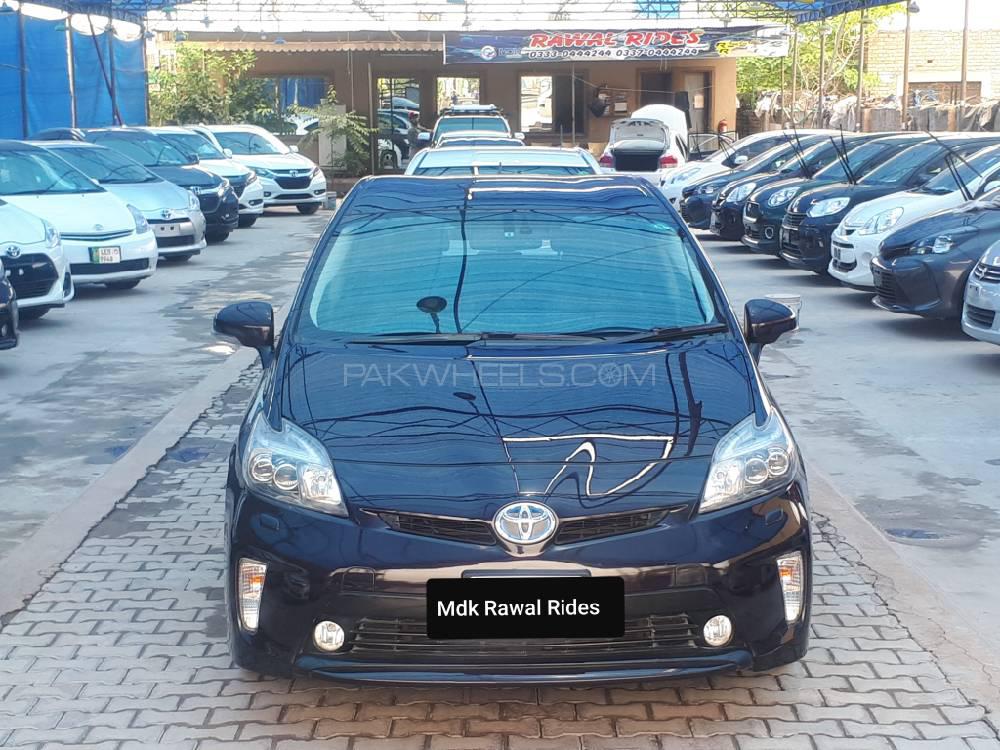 Toyota Prius 2013 for Sale in Islamabad Image-1