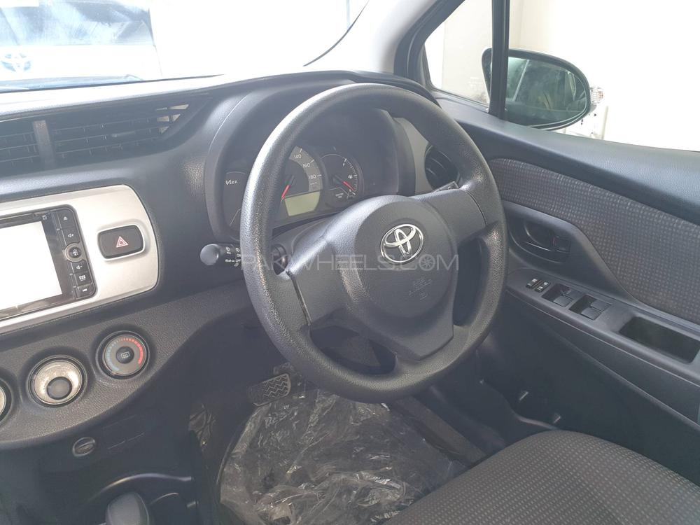 Toyota Vitz 2014 for Sale in Peshawar Toyota Vitz 2014 for Sale in Peshawar Image-5