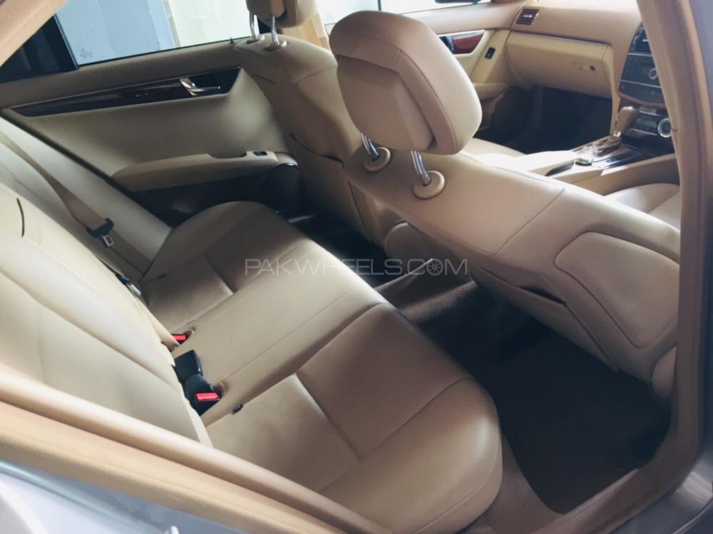 Mercedes Benz C Class 2008 for Sale in Gujranwala Mercedes Benz C Class 2008 for Sale in Gujranwala Image-10