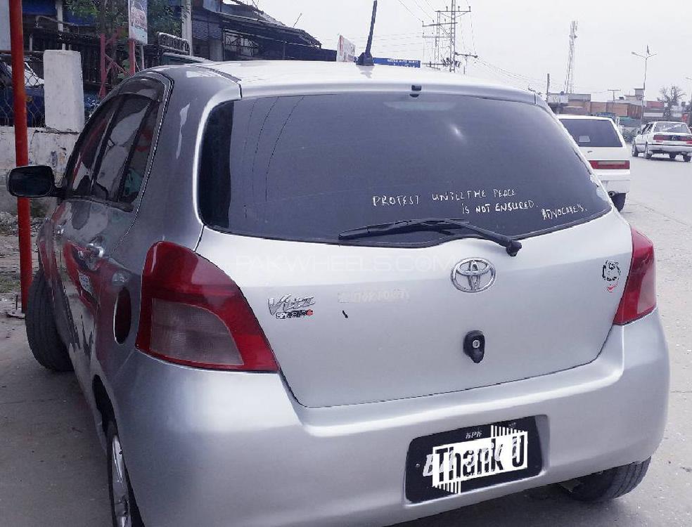 Toyota Vitz 2006 for Sale in Mardan Image-1