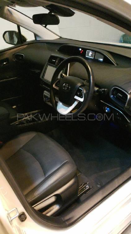 Toyota Prius 2016 for Sale in Lahore Toyota Prius 2016 for Sale in Lahore Image-4