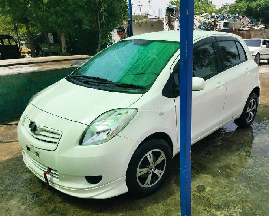 Toyota Vitz 2005 for Sale in Haripur Image-1