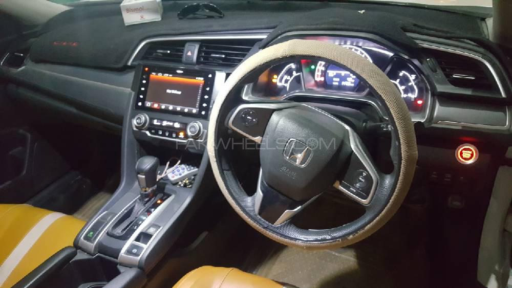Honda Civic 2017 for Sale in Hyderabad Honda Civic 2017 for Sale in Hyderabad Image-4