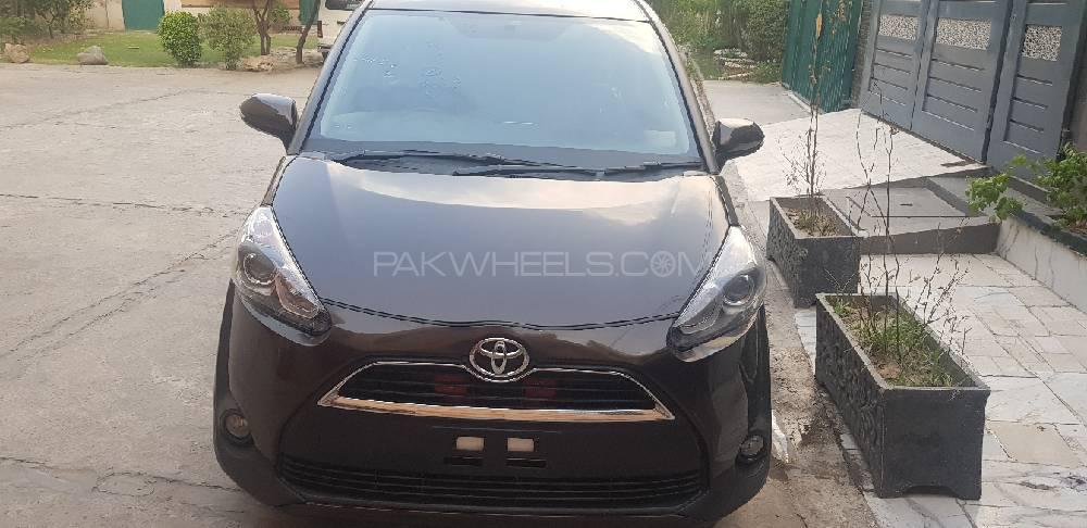 Toyota Sienta 2015 for Sale in Lahore Image-1