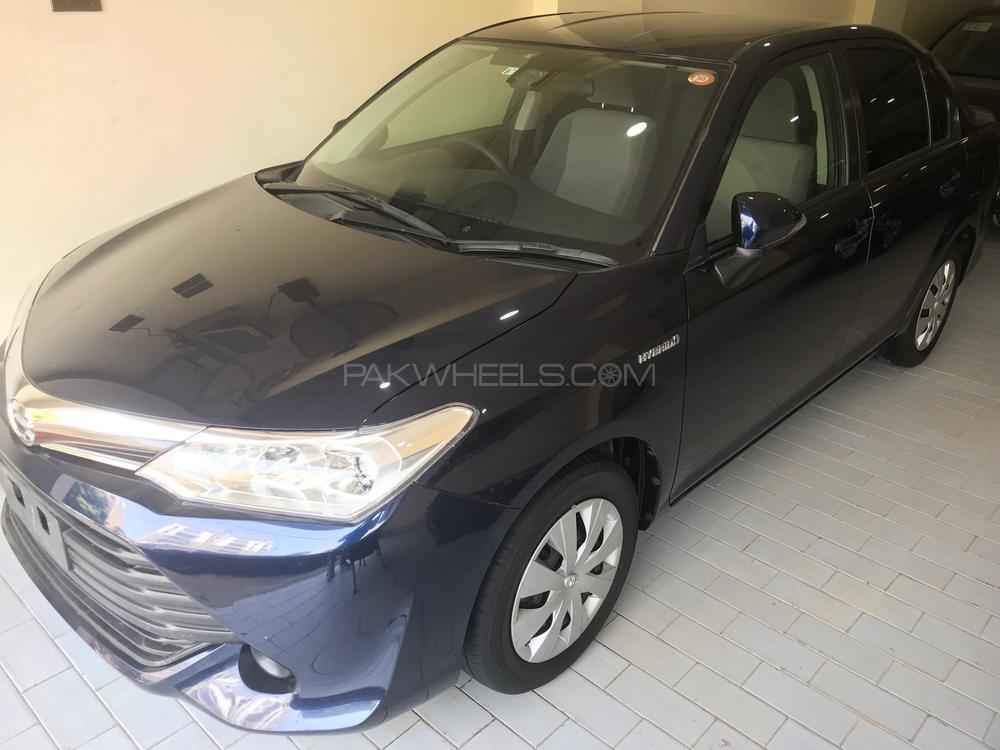 Toyota Corolla Axio 2015 for Sale in Karachi Image-1