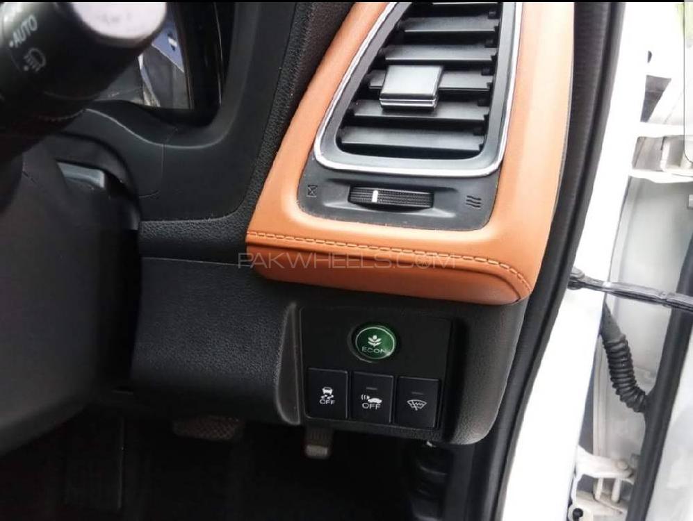 Honda Vezel 2015 for Sale in Kharian Honda Vezel 2015 for Sale in Kharian Image-7