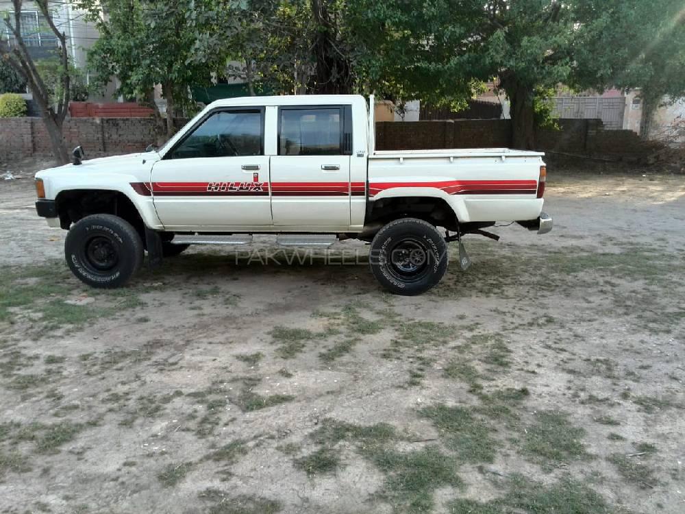 Toyota Hilux 1986 for Sale in Lahore Image-1