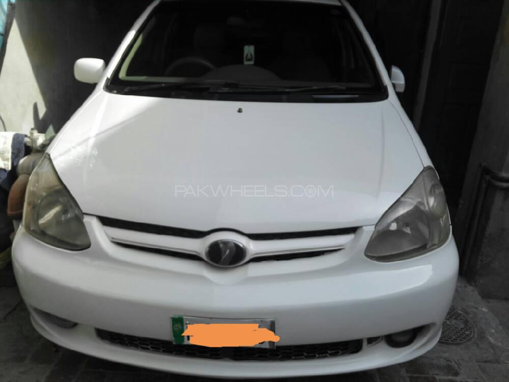 Toyota Platz 2002 for Sale in Khanewal Image-1