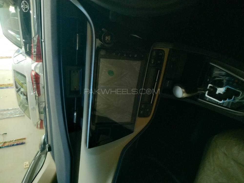 Toyota Corolla 2019 for Sale in Pir mahal Image-1