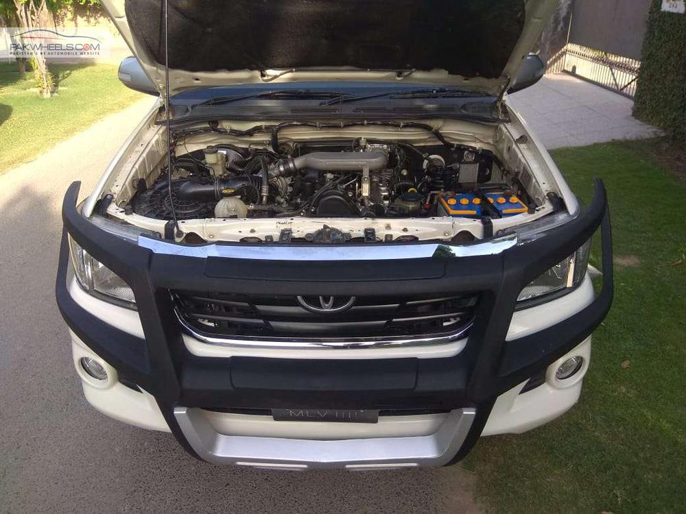 Toyota Hilux 2014 for Sale in Lahore Toyota Hilux 2014 for Sale in Lahore Image-15