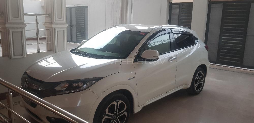 Honda Vezel 2015 for Sale in Peshawar Honda Vezel 2015 for Sale in Peshawar Image-2