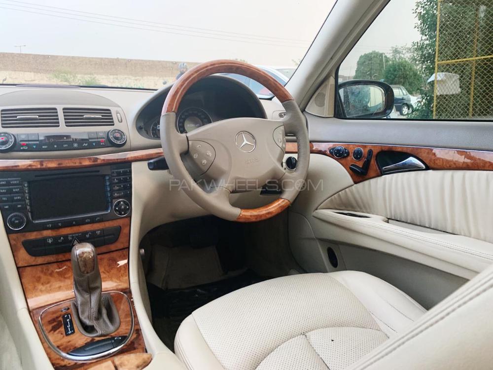 Mercedes Benz E Class 2005 for Sale in Lahore Mercedes Benz E Class 2005 for Sale in Lahore Image-9