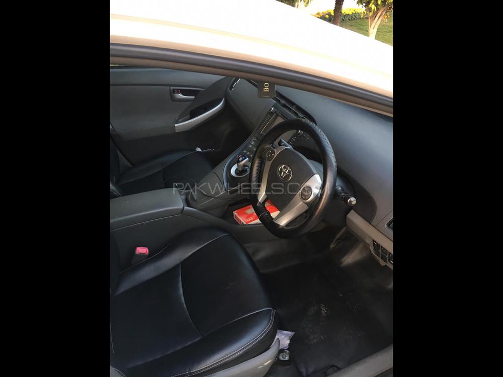 Toyota Prius 2011 for Sale in Lahore Toyota Prius 2011 for Sale in Lahore Image-6