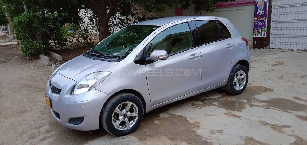 Toyota Vitz 2009 for Sale in Karachi Image-1