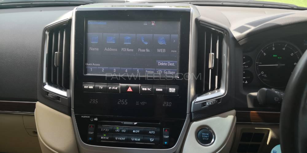 Toyota Land Cruiser 2016 for Sale in Lahore Toyota Land Cruiser 2016 for Sale in Lahore Image-5