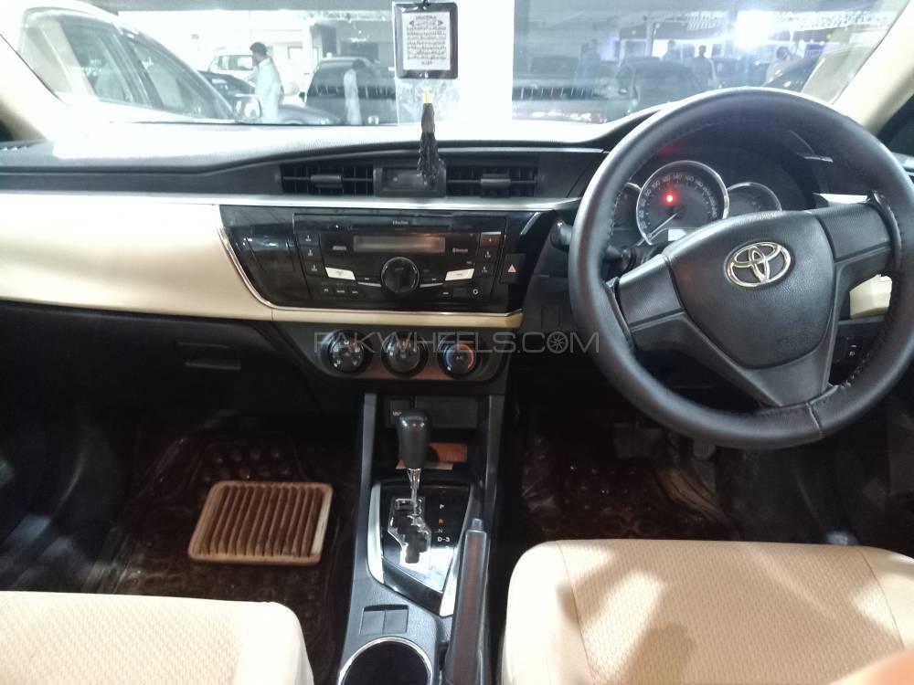 Toyota Corolla 2015 for Sale in Peshawar Toyota Corolla 2015 for Sale in Peshawar Image-8