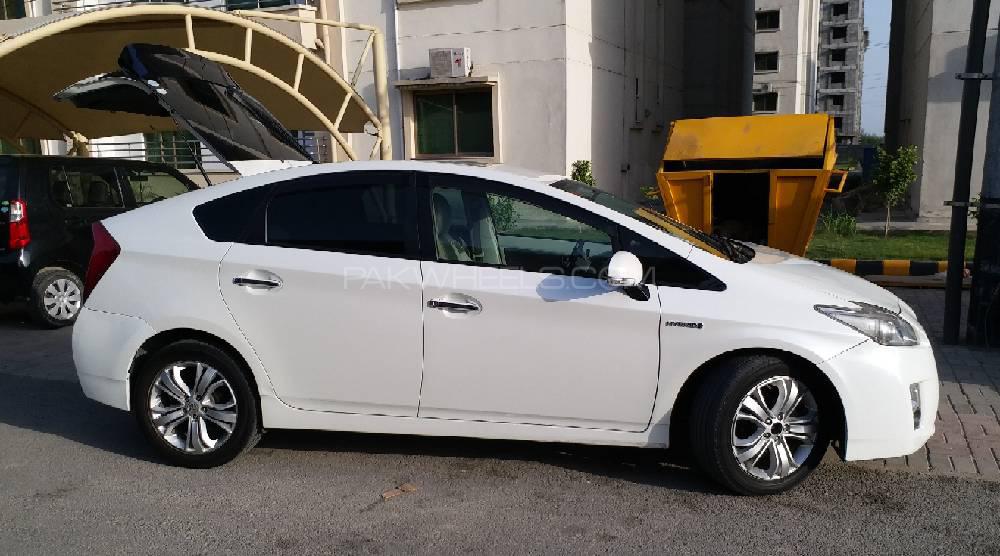 Toyota Prius 2011 for Sale in Lahore Toyota Prius 2011 for Sale in Lahore Image-3