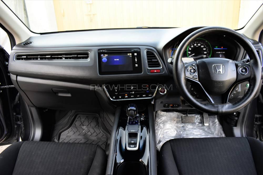 Honda Vezel 2013 for Sale in Islamabad Honda Vezel 2013 for Sale in Islamabad Image-12