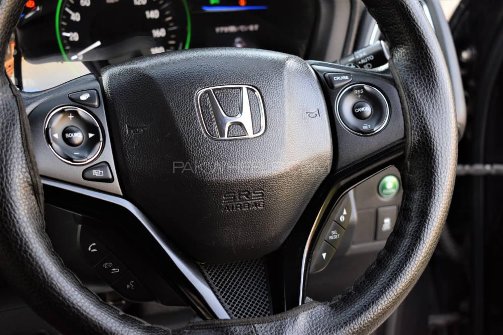 Honda Vezel 2013 for Sale in Islamabad Honda Vezel 2013 for Sale in Islamabad Image-13