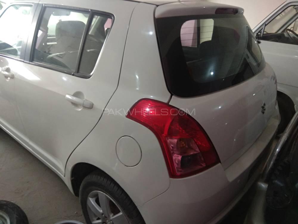 Suzuki Swift 2010 for Sale in Bahawalpur Suzuki Swift 2010 for Sale in Bahawalpur Image-5